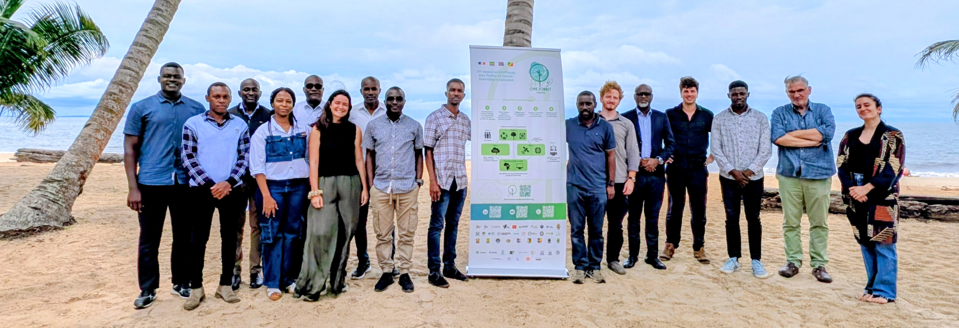 Photo de groupe de la session du matin avec les acteurs de la conservation au Gabon Photo de groupe de la session du matin avec les acteurs de la conservation au Gabon
