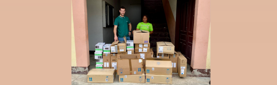 Photo of the delivery of equipment to ENEF