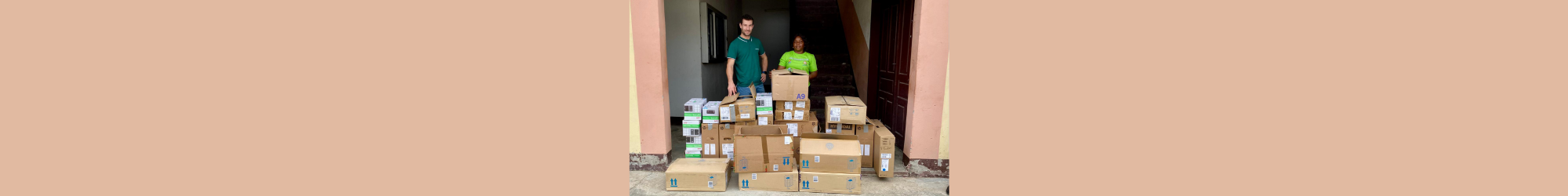 Photo of the delivery of equipment to ENEF