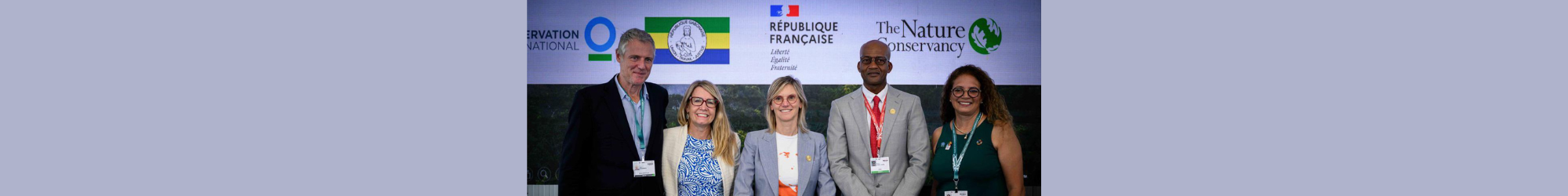 Picture during the signature of the CP-Gabon