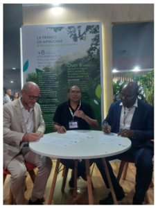 Signing of the tripartite MoU between SEAS Guyane, AGEOS, and IRD
