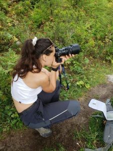 Photo de Ninon Besson pendant une mission de thèse sur le terrain