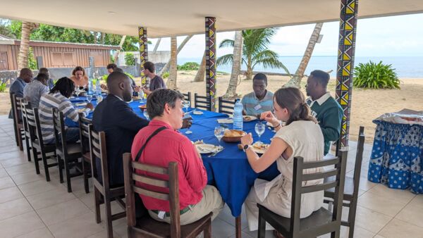 D&eacute;jeuner convival Kickoff Geo Trees Gabon Tropicana (9).jpg