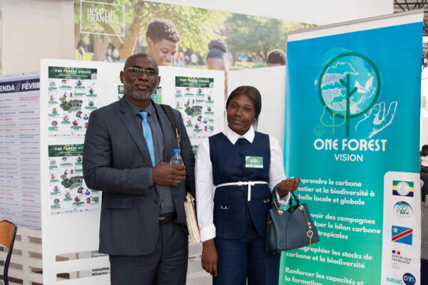 Grace Bobangui, doctorante du projet TropiCO2, port&eacute; par le Dr Suspense Ifo