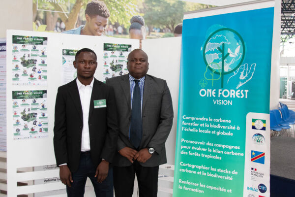 Maurice Bakala, doctorant du projet Plasticit&eacute;, port&eacute; par le Dr Garel Makouanzi,