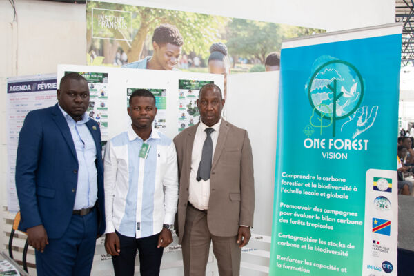 Abel Mouyabi, doctorant du projet DyForDrone, port&eacute; par le Pr Jean-Jo&euml;l Loumeto
