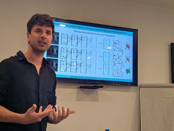 Présentation et prise en main des outils lors de la session de l’après-midi, organisée en format hybride avec 33 participants connectés à distance... Présentation et prise en main des outils lors de la session de l’après-midi, organisée en format hybride avec 33 participants connectés à distance...