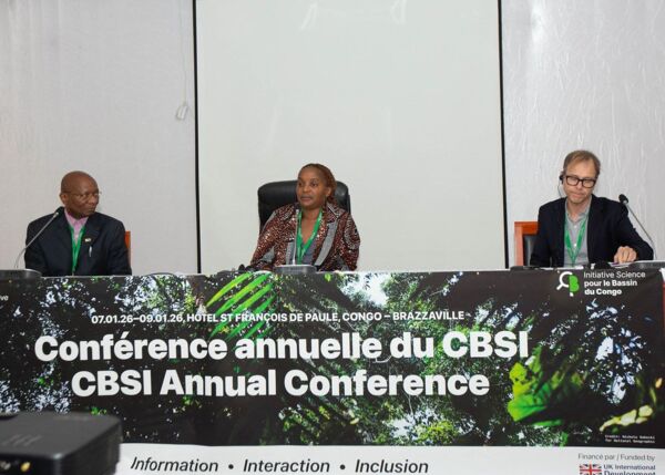 Florence Palla, pr&eacute;sidente du Conseil scientifique d&rsquo;OFVi, a pr&eacute;sent&eacute; les conclusions de l&rsquo;Appel de Bel&eacute;m aux c&ocirc;t&eacute;s des professeurs Damasa P. Khasa...