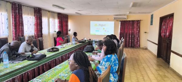 Photo of Pl@ntNet training course at IRAD's Salle des Actes in Nkolbisson